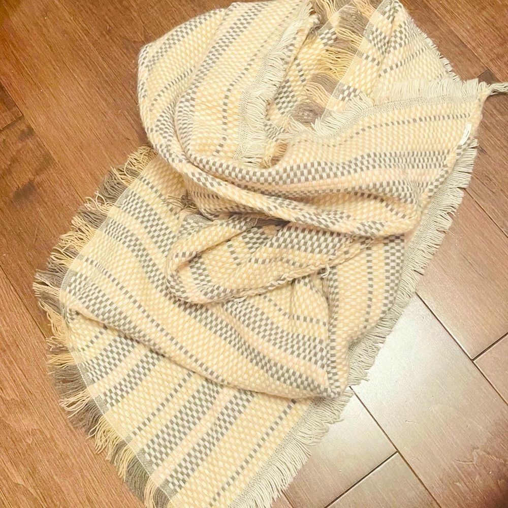 Warm Triangle Neck Scarf